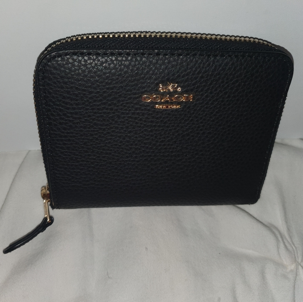 Pre-Owned Leather Coach Billfold Zip Around Wallet - Black